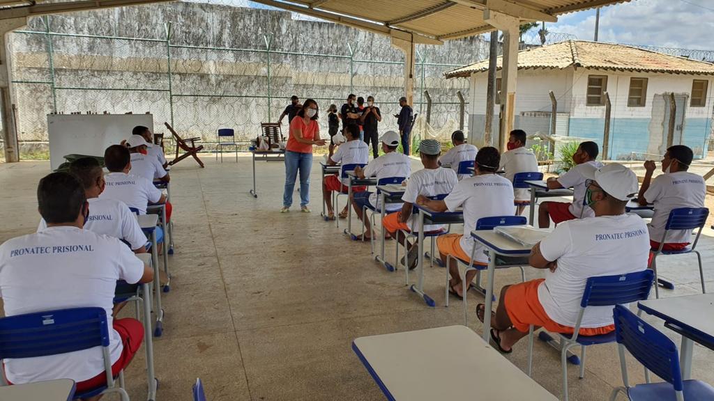 Internos do Presídio Regional Senador Leite Neto finalizam curso de argamassa