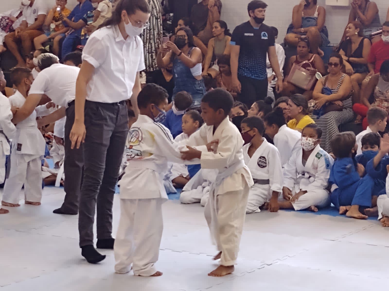 Alunos do projeto “Judô em Ação” da Sejuc participam de competição