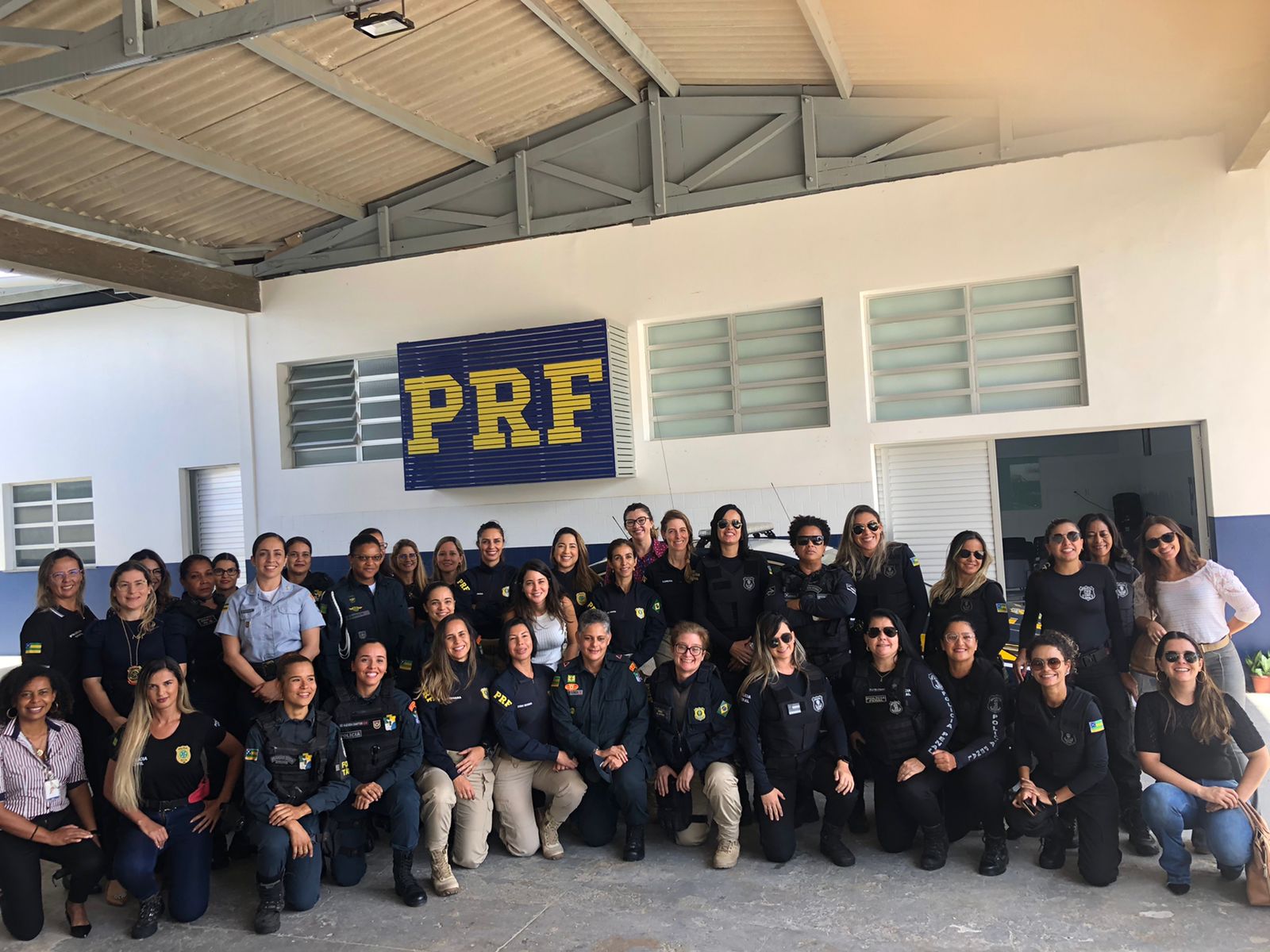 Policiais penais participam de treinamento para mulheres policiais promovido pela PRF