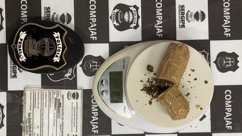 Polícia Penal prende mulher tentando entrar no Compajaf com drogas