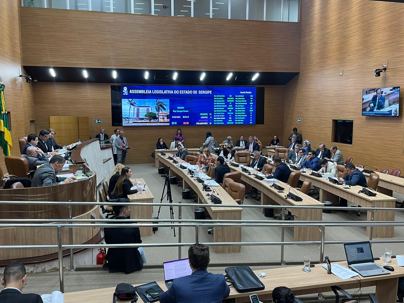 Projeto de Lei Complementar que reajusta e reestrutura a carreira dos agentes de Polícia Penal é aprovado na Alese