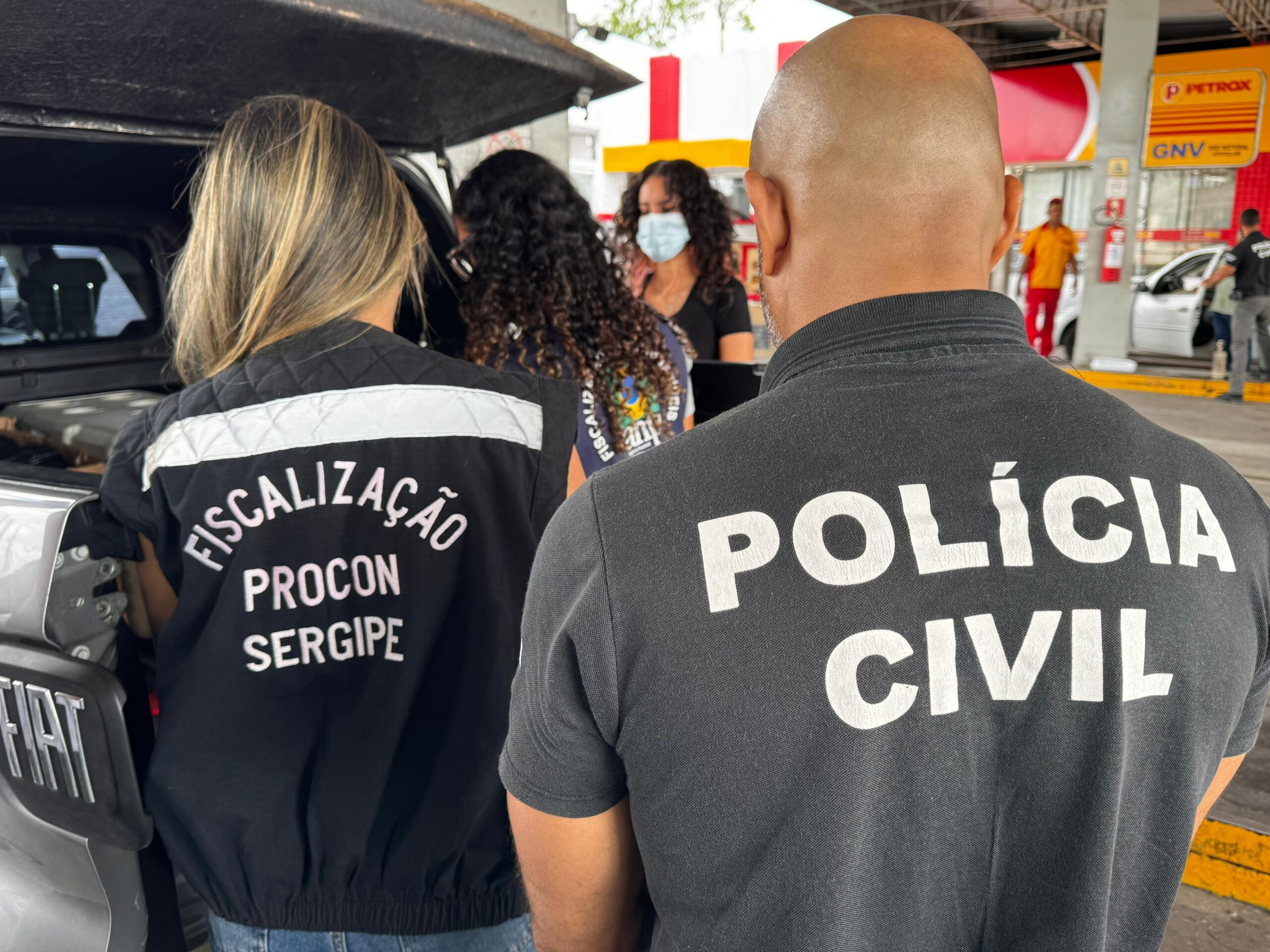 Ação conjunta entre Procon/SE, Polícia Civil e ANP fiscalizam postos de combustíveis na Grande Aracaju