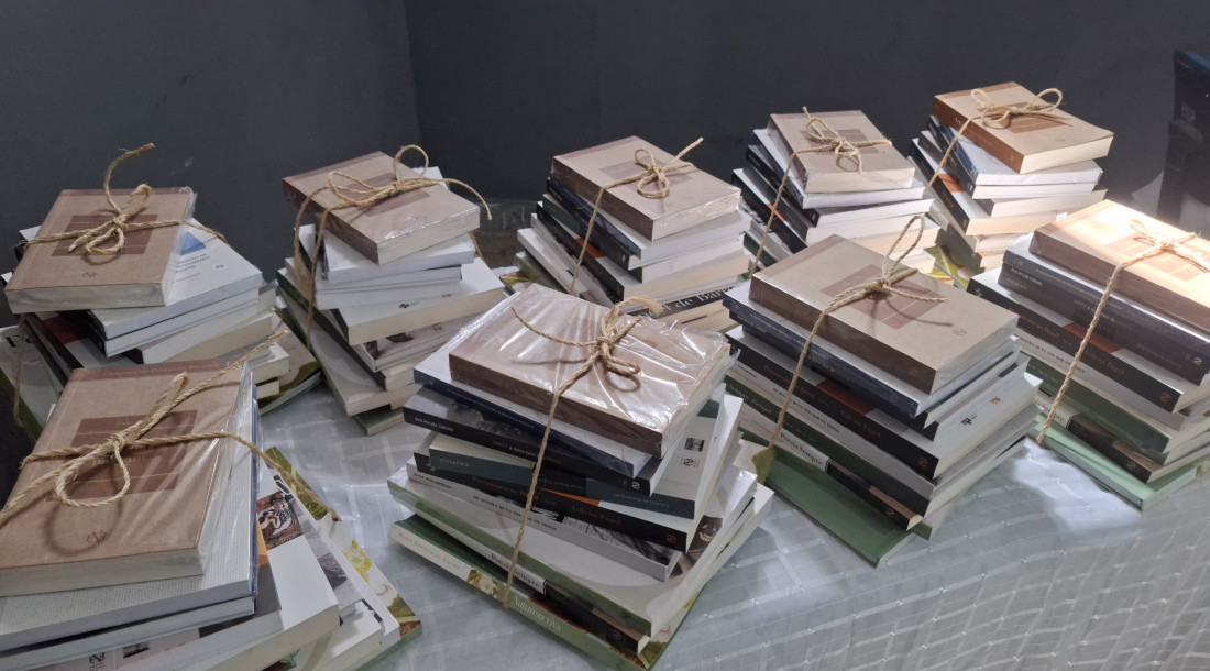 Sejuc realiza entrega simbólica de seis mil livros às unidades prisionais