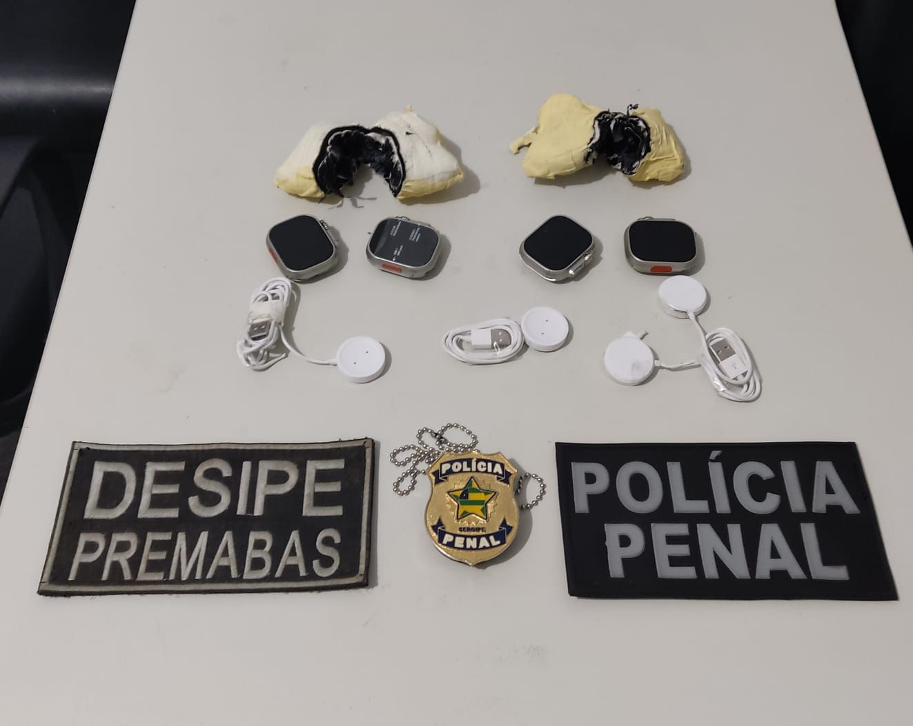 Mulher é presa tentando entrar com smartwatches em presídio de Tobias Barreto