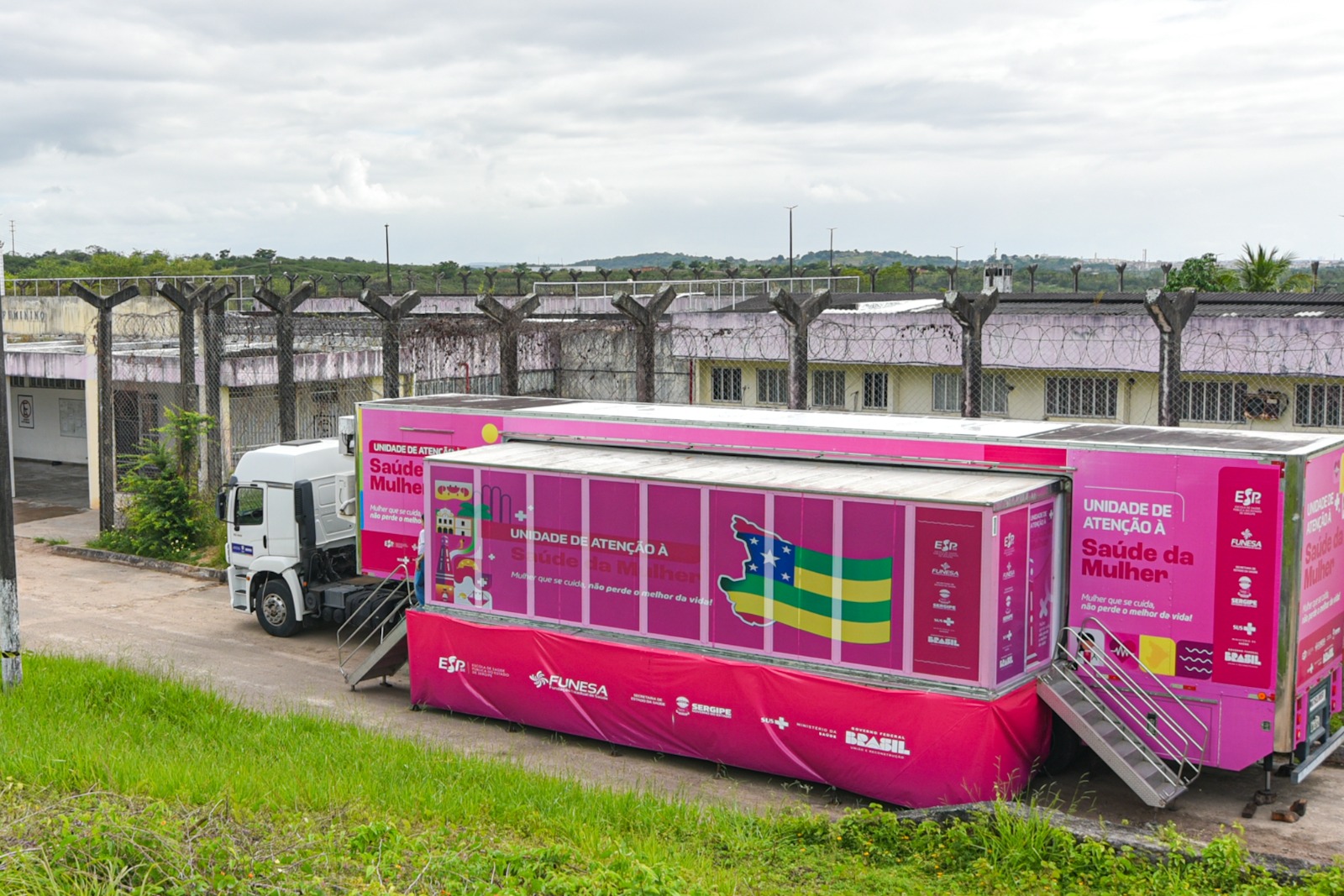 Sejuc encerra programação do Outubro Rosa com atendimentos da Carreta da Mulher no Presídio Feminino