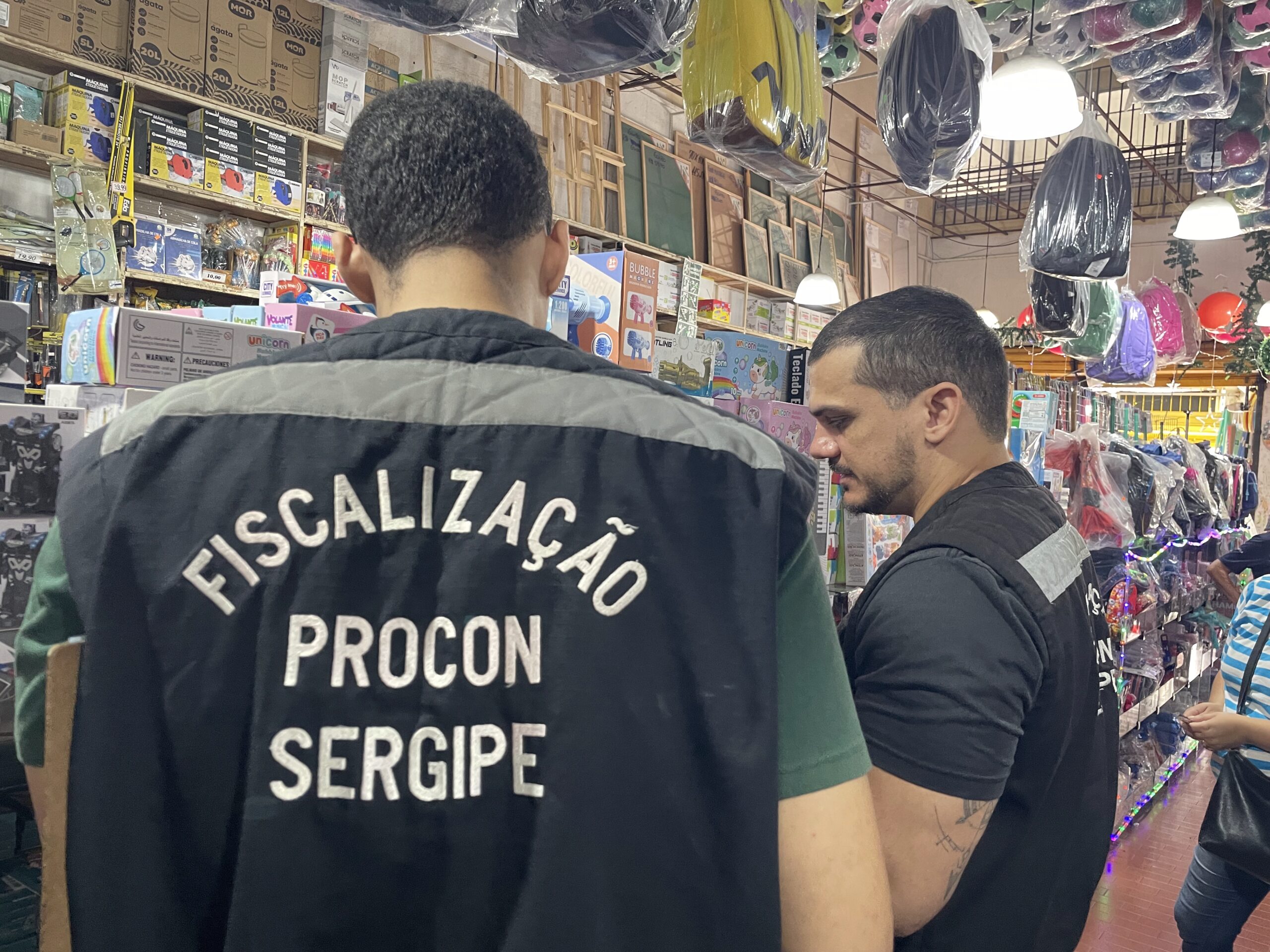 Procon Sergipe fiscaliza armarinhos no período de volta às aulas